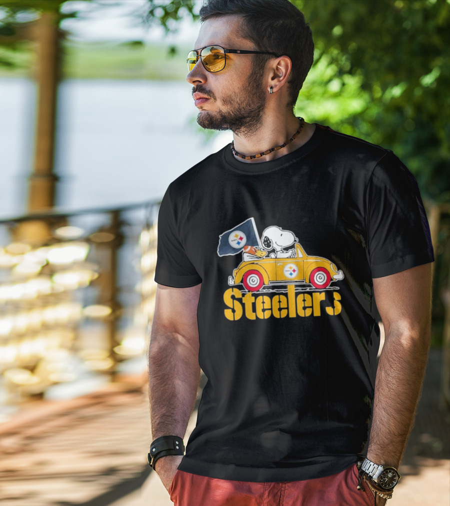 Peanuts Snoopy Woodstock Driving Yellow Car With Steelers Flag T-Shirt
