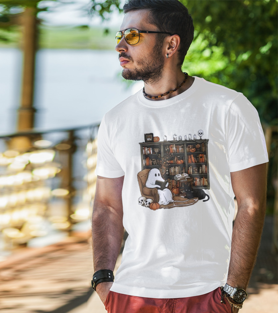 Retro Ghost Reading Books Skeletons Pumpkins Black Cat Library T-Shirt