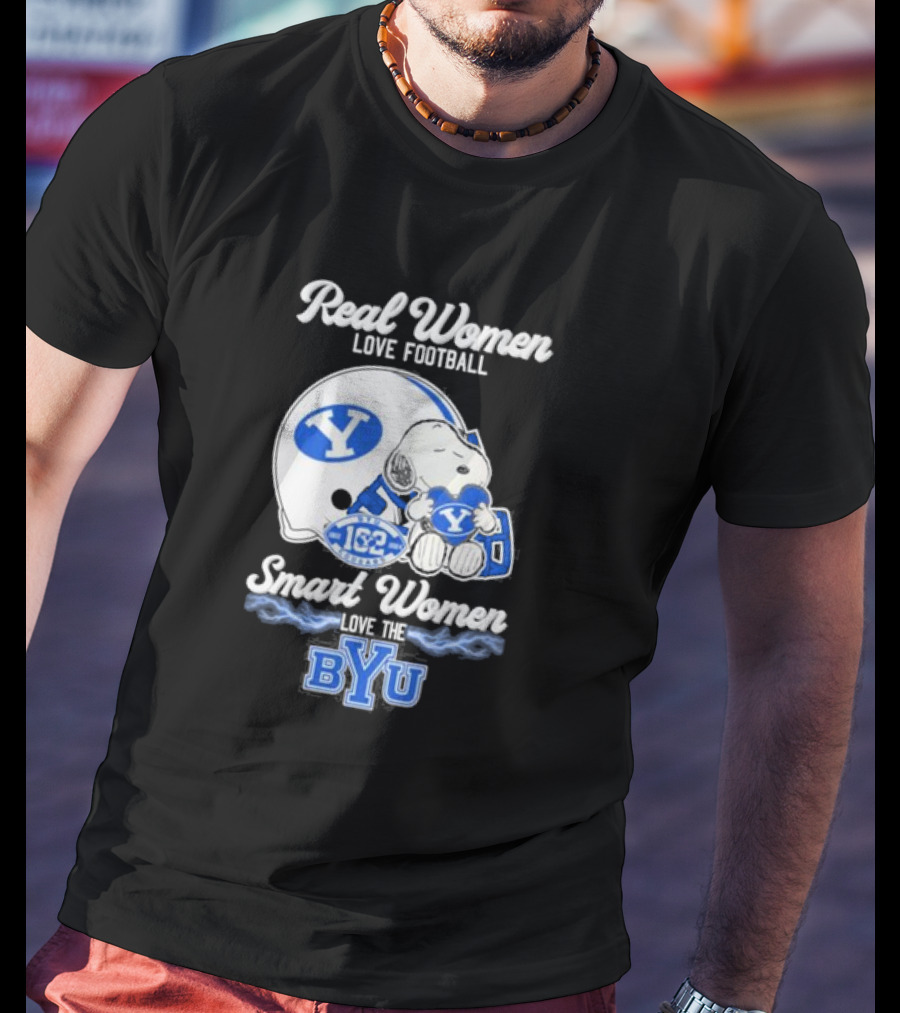 Real Women Love Football Smart Women Love The BYU Cougars Snoopy Helmet Fan 162 T-Shirt