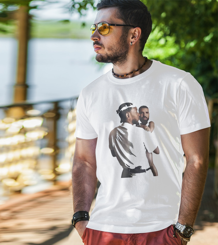 Kendrick Lamar Carrying Drake Rapper Stars Funny Image T-Shirt