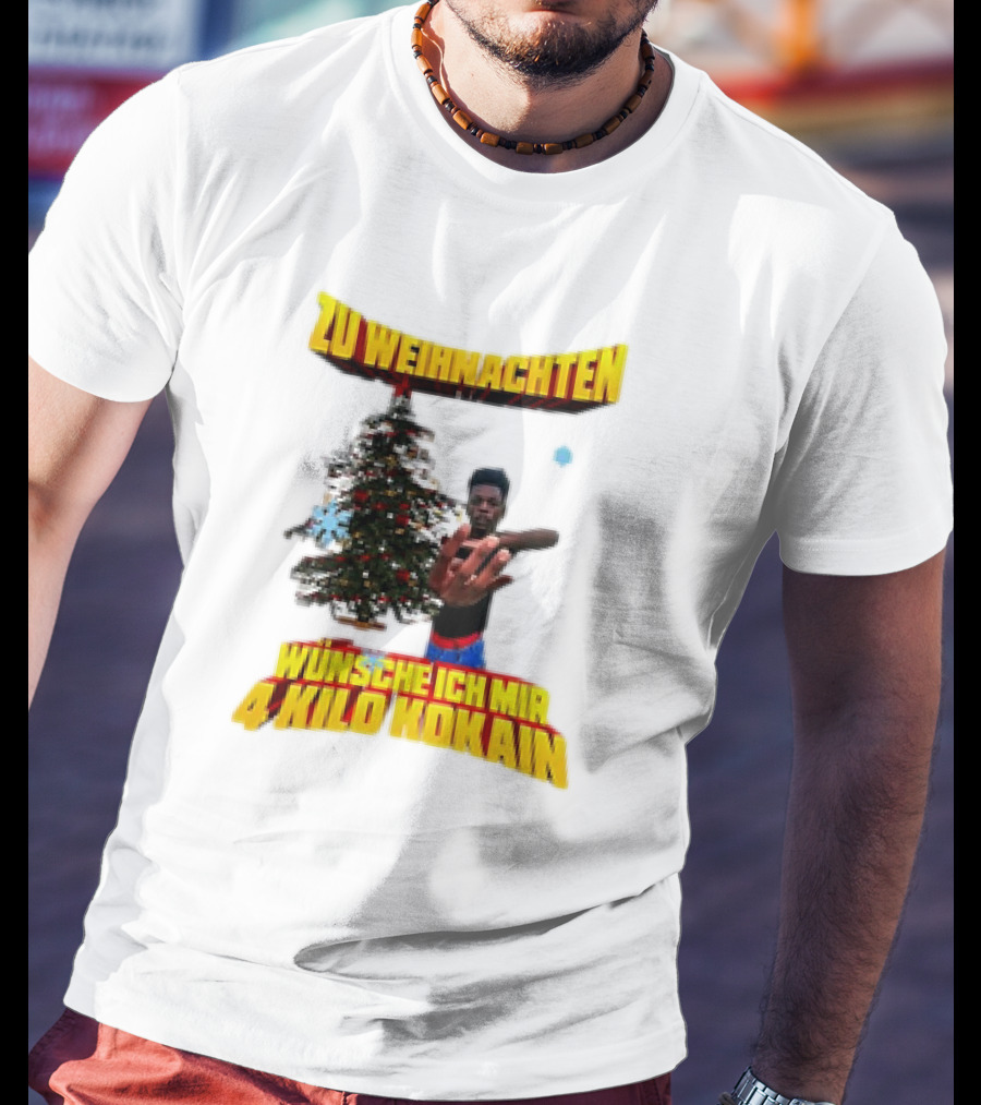 Zu Weihnachten Wünsche Ich Mir 4 Kilo Kokain Christmas Tree And Person T-Shirt