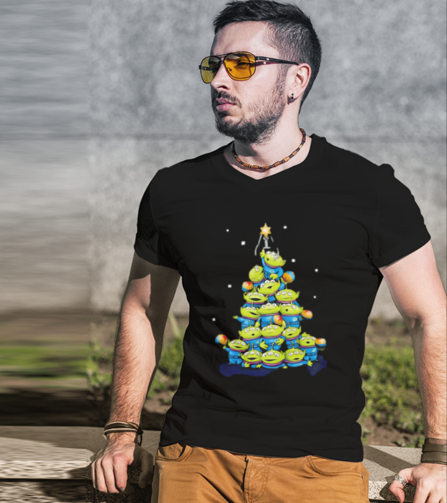 Aliens From Toy Story Forming Christmas Tree Tower With Star And Snowflakes T-Shirt