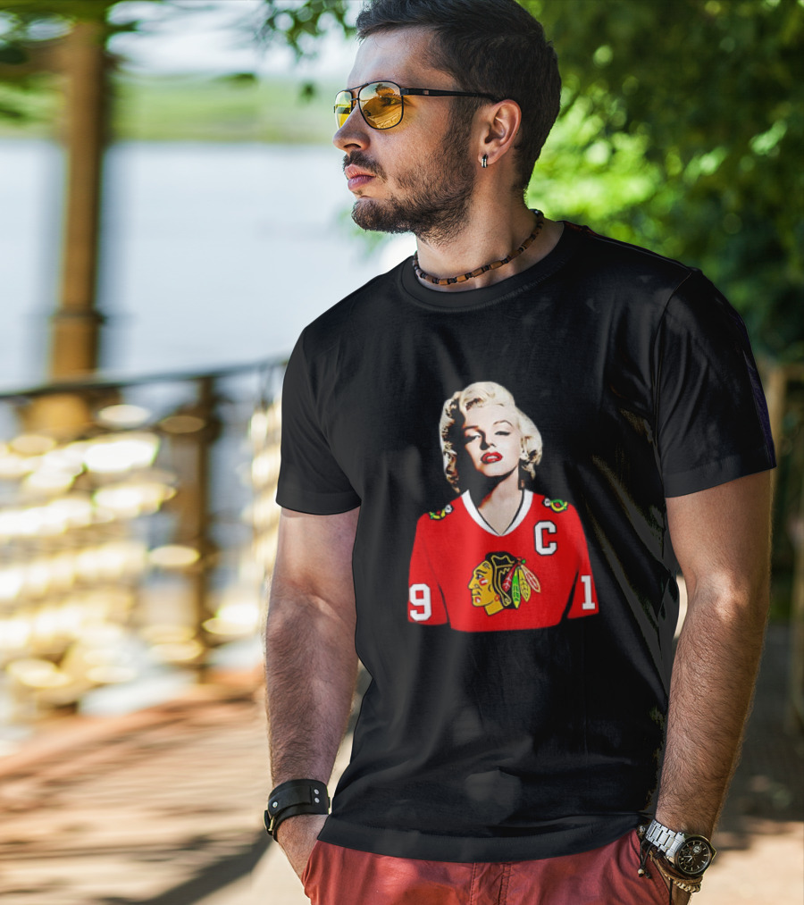 Marilyn Monroe Chicago Blackhawks Jonathan Toews Jersey T-Shirt