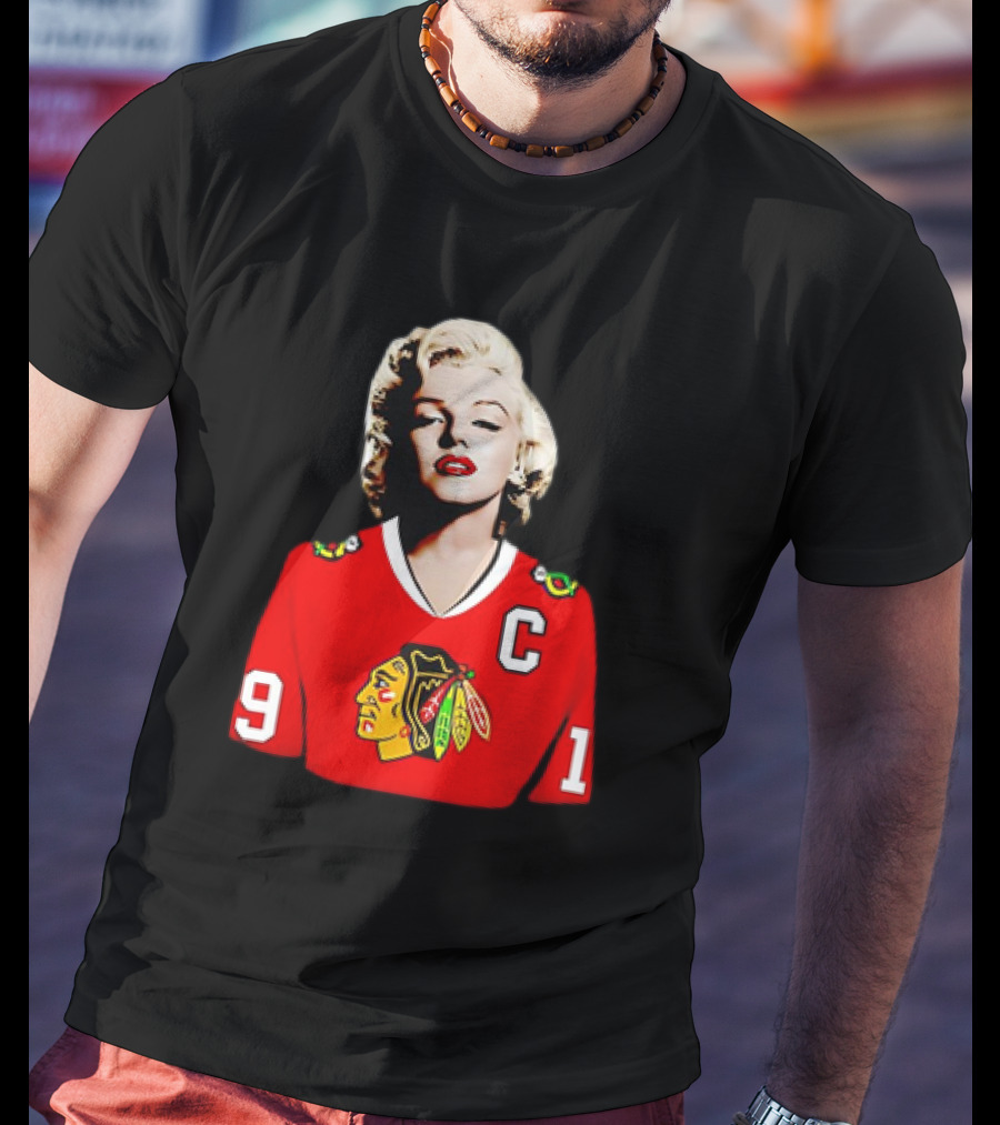 Marilyn Monroe Chicago Blackhawks Jonathan Toews Jersey T-Shirt