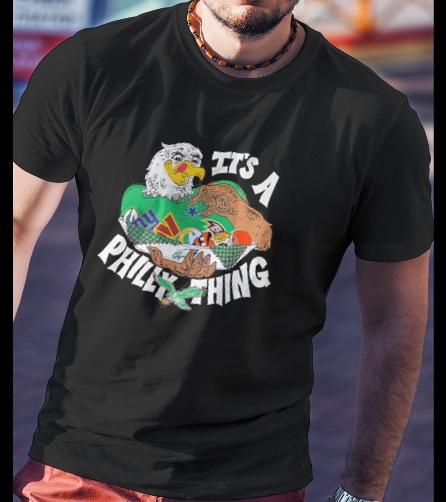 Philadelphia Eagles Christmas It's A Philly Thing With Eagle Holding Giants And Cowboys T-Shirt