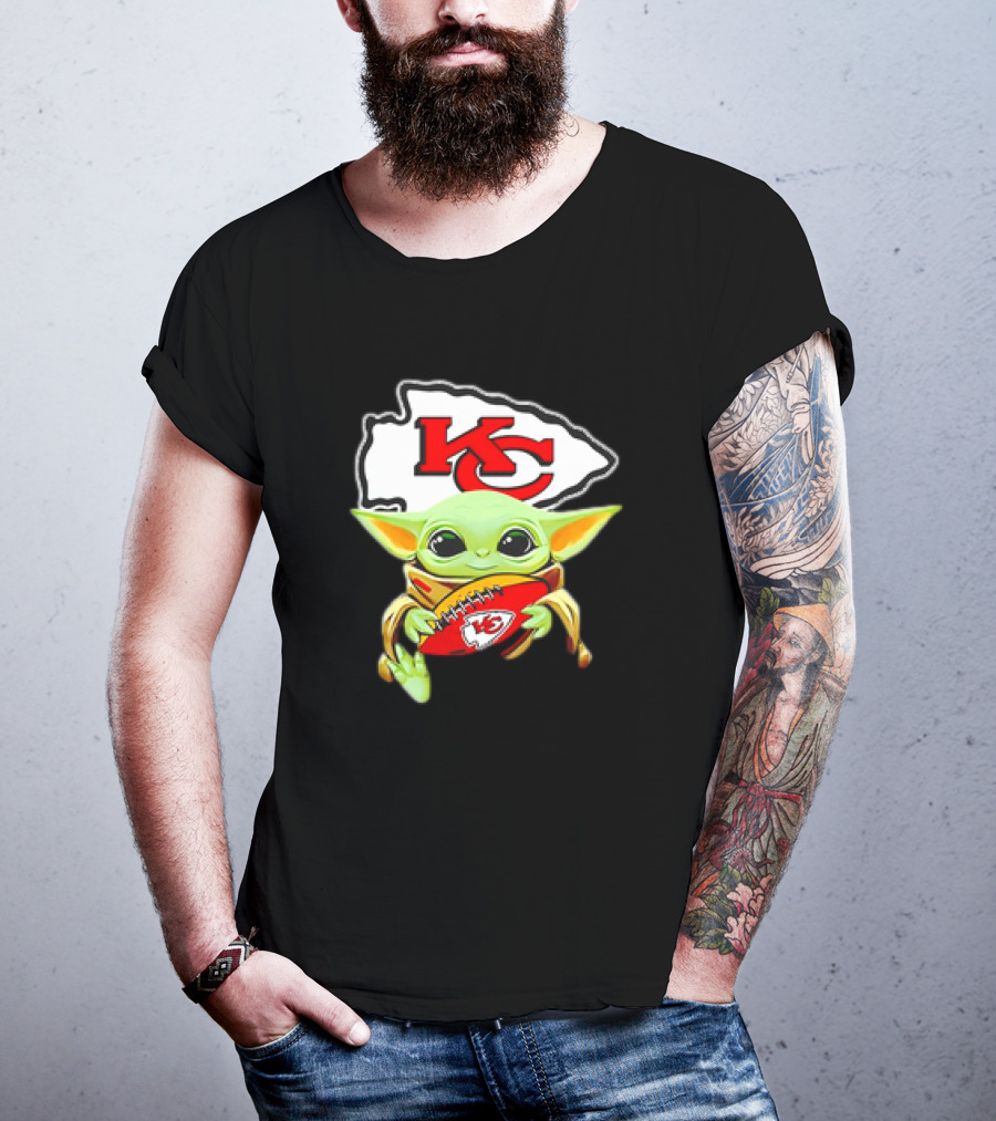 Baby Yoda Star Wars KC Chiefs Hug Football Team T-Shirt