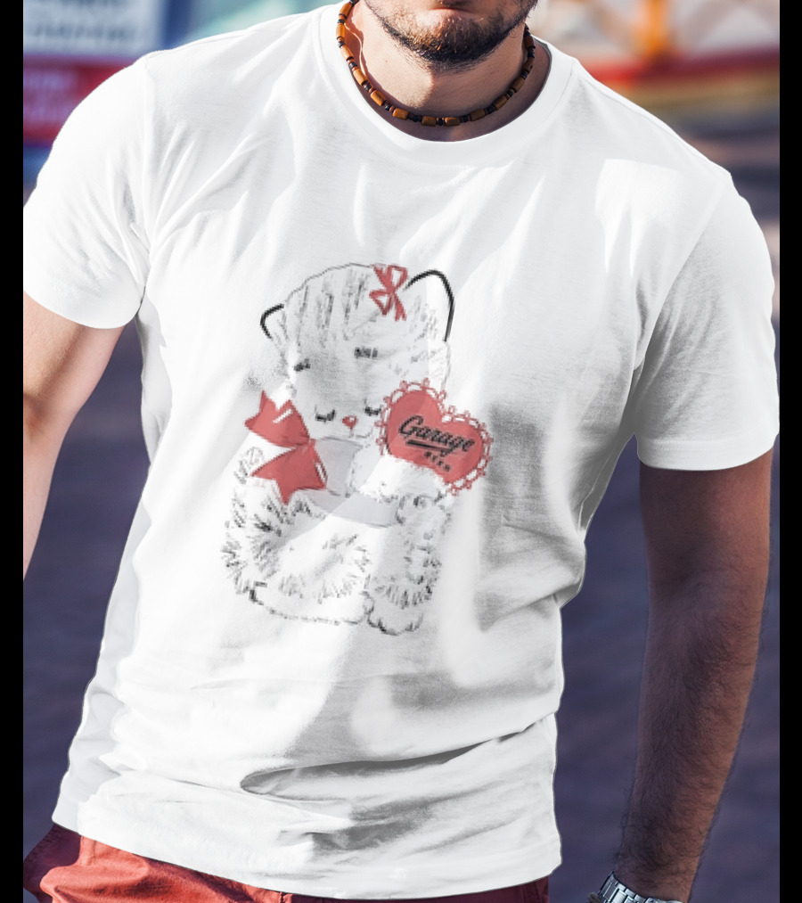 Cute Cat Holding Heart Garage Text T-Shirt