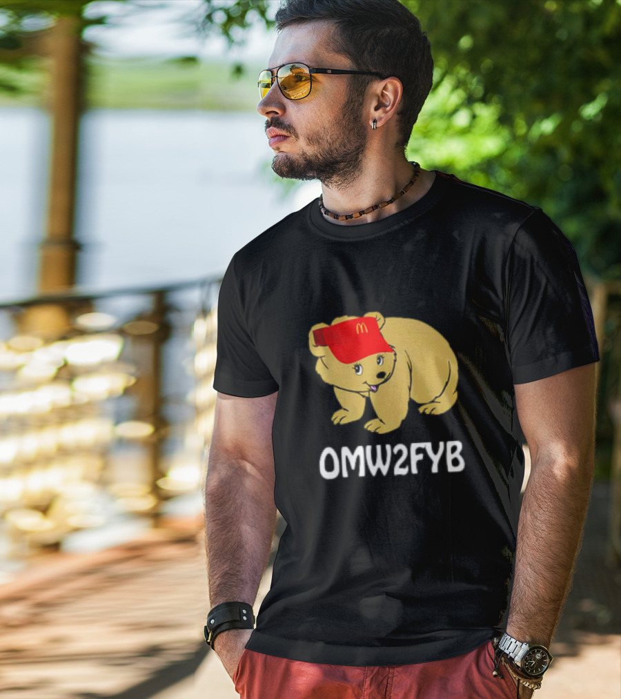 OMW2FYB Bear In Fast Food Cap T-Shirt