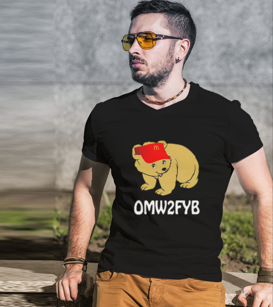 OMW2FYB Bear In Fast Food Cap T-Shirt