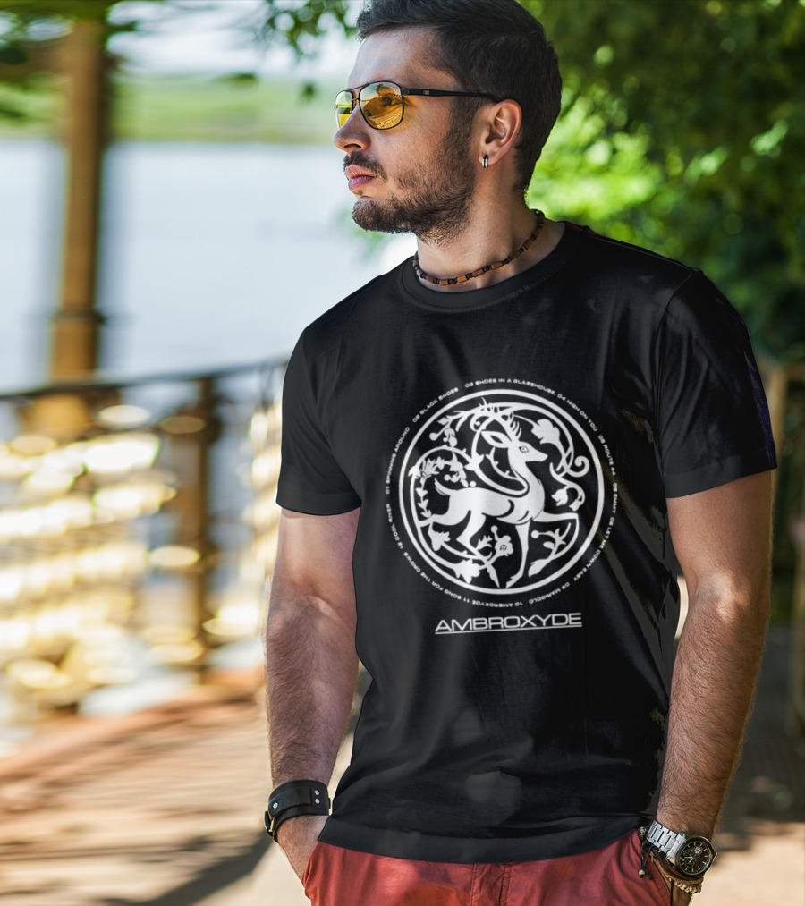 Felly Ambroxyde Scandinavian Deer Floral Circle T-Shirt
