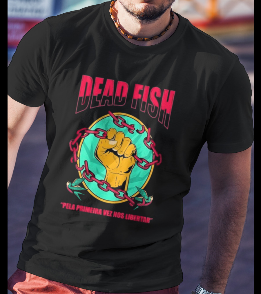 Dead Fish Pela Primeira Vez Nos Libartar T-Shirt