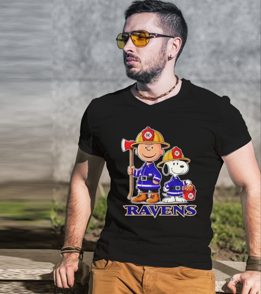 Firefighter Charlie Brown And Snoopy Baltimore Ravens T-Shirt