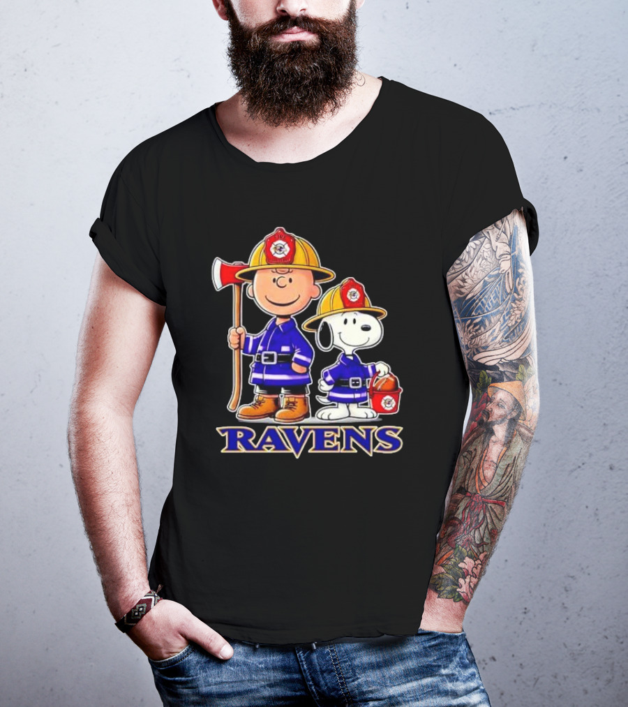 Firefighter Charlie Brown And Snoopy Baltimore Ravens T-Shirt