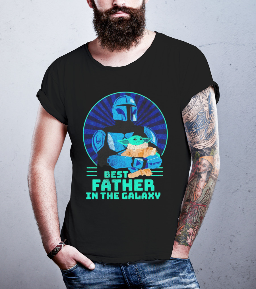 Best Father In The Galaxy Mandalorian Hug Baby Yoda T-Shirt