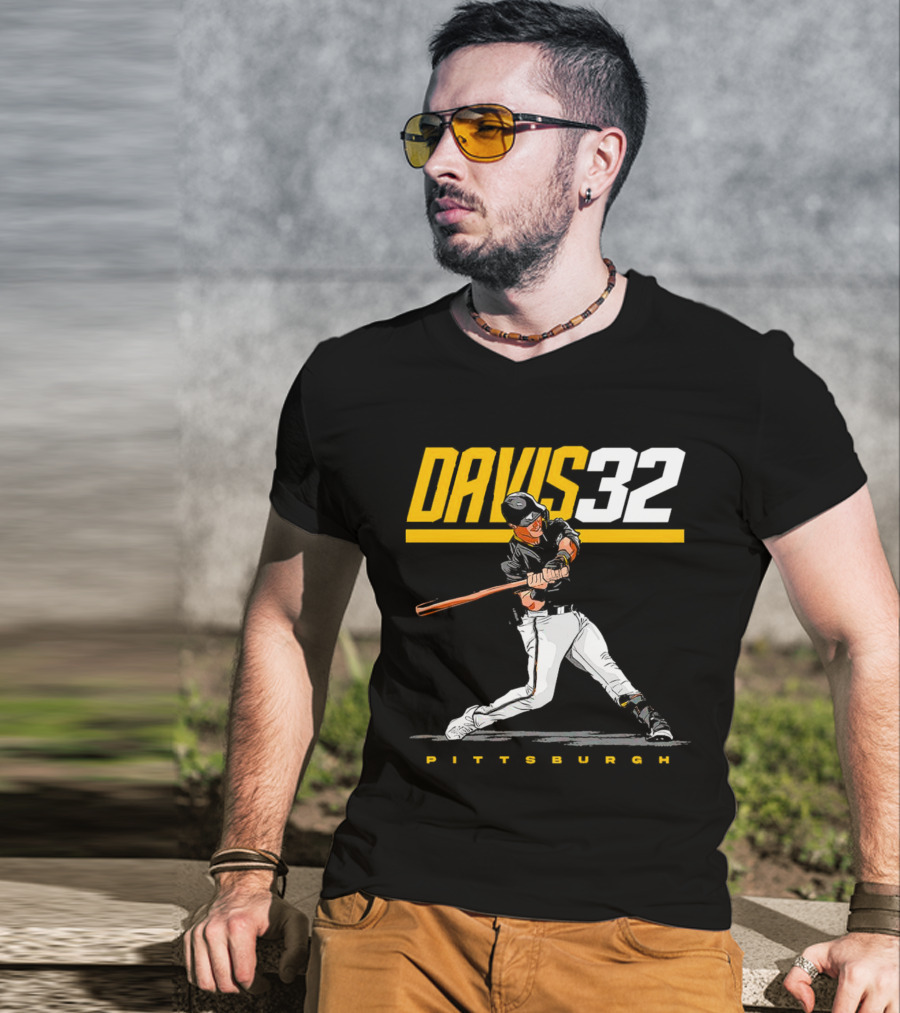 Davis 32 Pittsburgh Baseball Player Swinging Bat T-Shirt