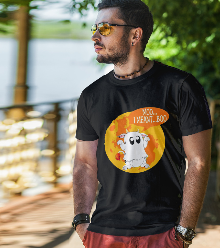 Moo I Meant Boo Ghost Cow Halloween Costume T-Shirt