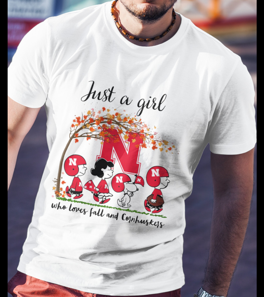 Just A Girl Who Loves Fall And Cornhuskers Peanuts Cartoon T-Shirt