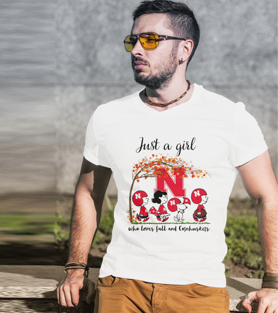 Just A Girl Who Loves Fall And Cornhuskers Peanuts Cartoon T-Shirt