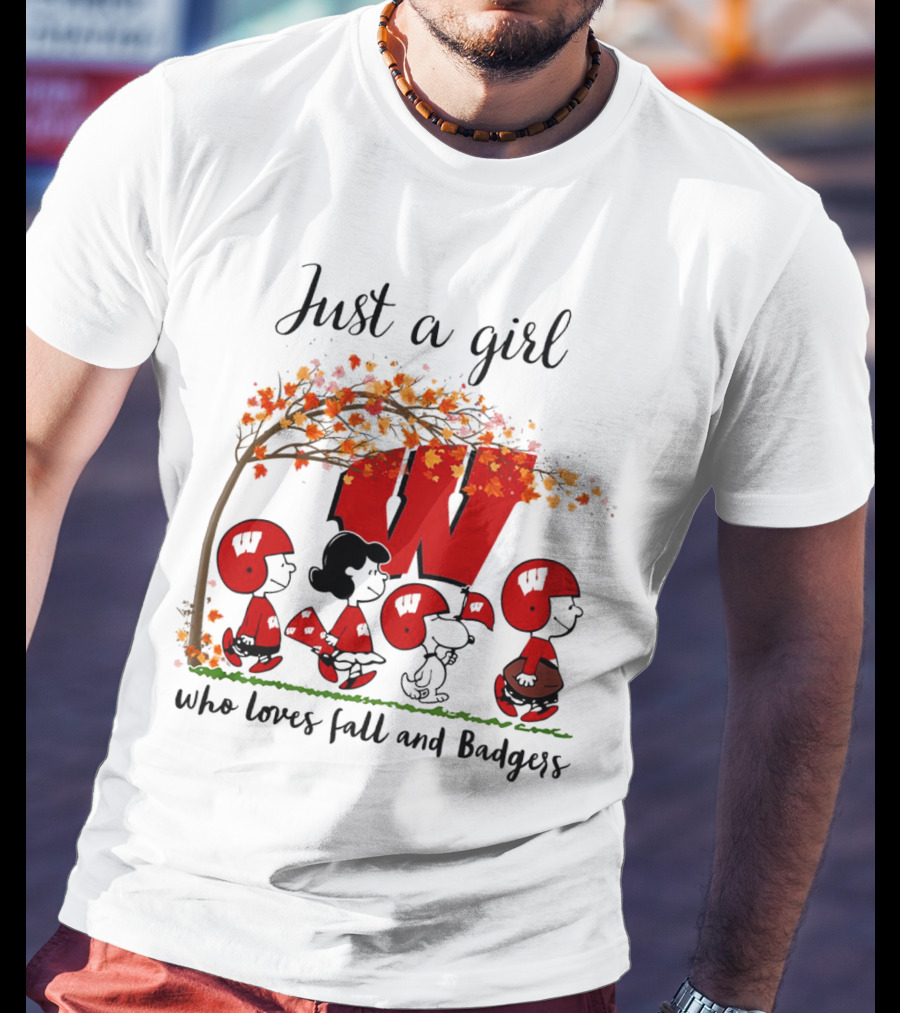 Just A Girl Who Loves Fall And Wisconsin Badgers Peanuts Cartoon T-Shirt