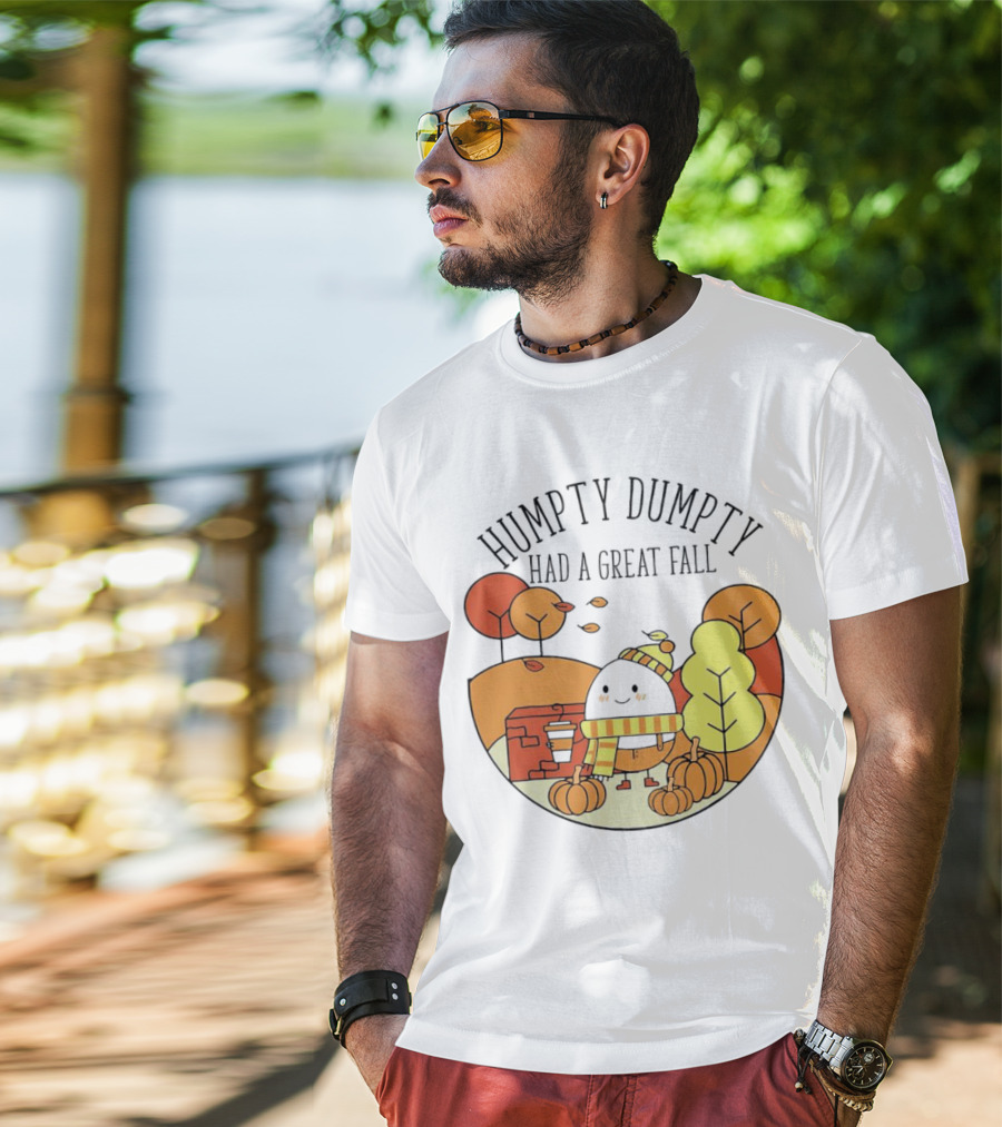 Humpty Dumpty Had A Great Fall Autumn Leaves Pumpkin Scarf Cafe Scene T-Shirt