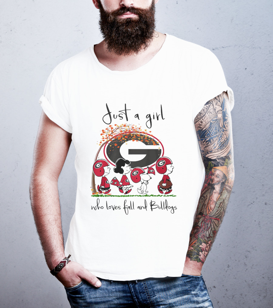 Just A Girl Who Loves Fall And Bulldogs Georgia Snoopy Football T-Shirt
