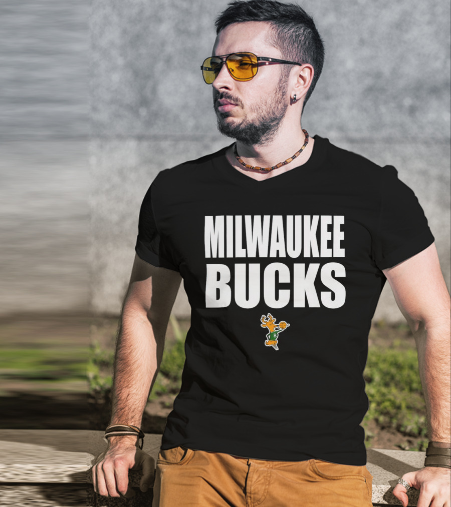Milwaukee Bucks Mitchell And Ness Hardwood Classic Vintage T-Shirt