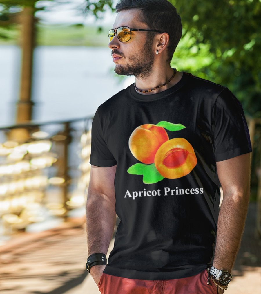 Apricot Princess Fruit Illustration With Leaf Detailing T-Shirt