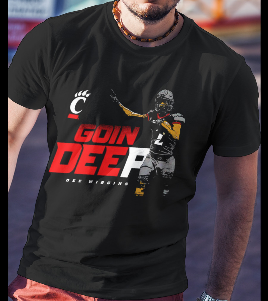 Dee Wiggins Goin’ Deep Cincinnati Bearcats Football Iconic Play Action T-Shirt