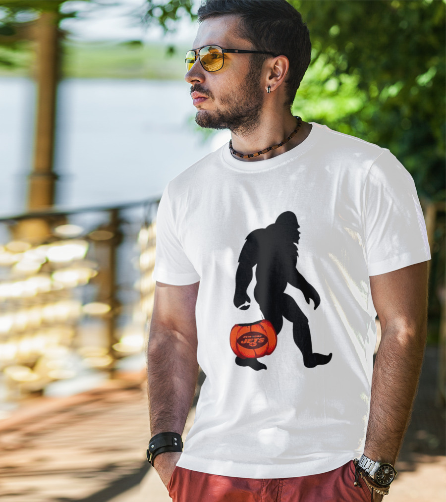New York Jets Bigfoot Halloween Pumpkin T-Shirt