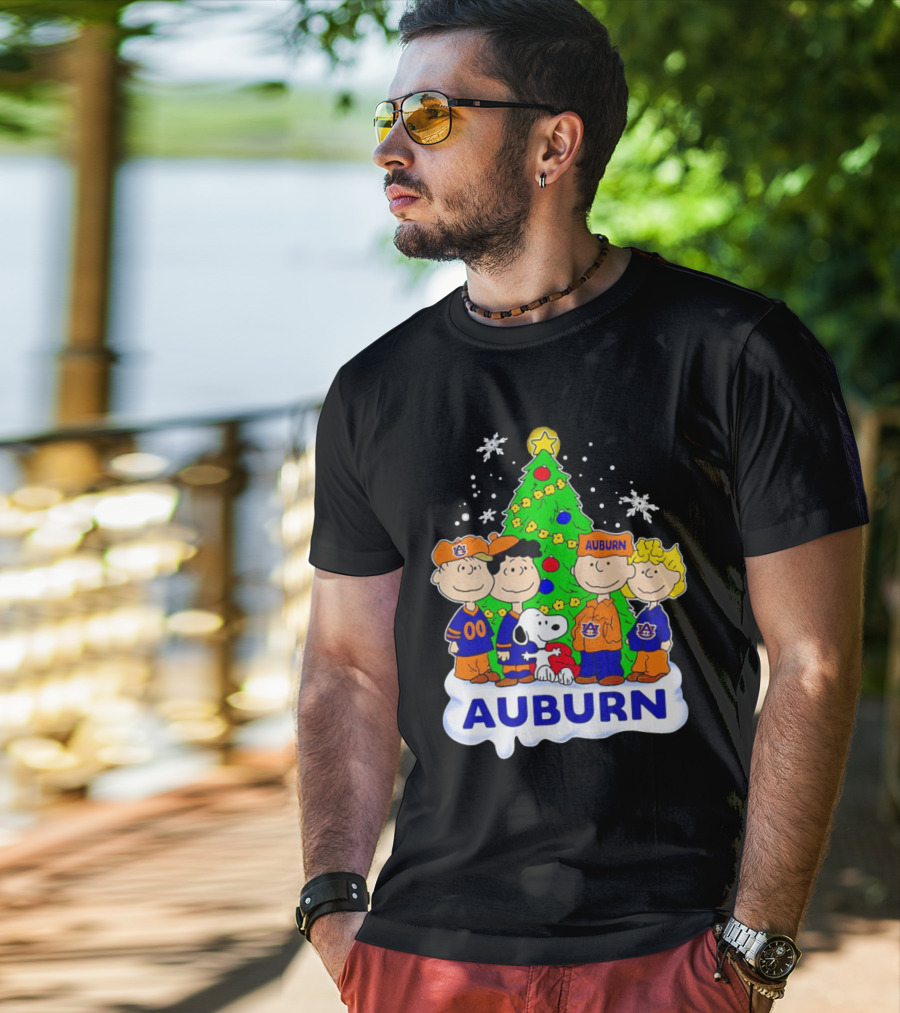 Peanuts Auburn Tigers Christmas Tree Charlie Brown Snoopy Lucy Linus T-Shirt