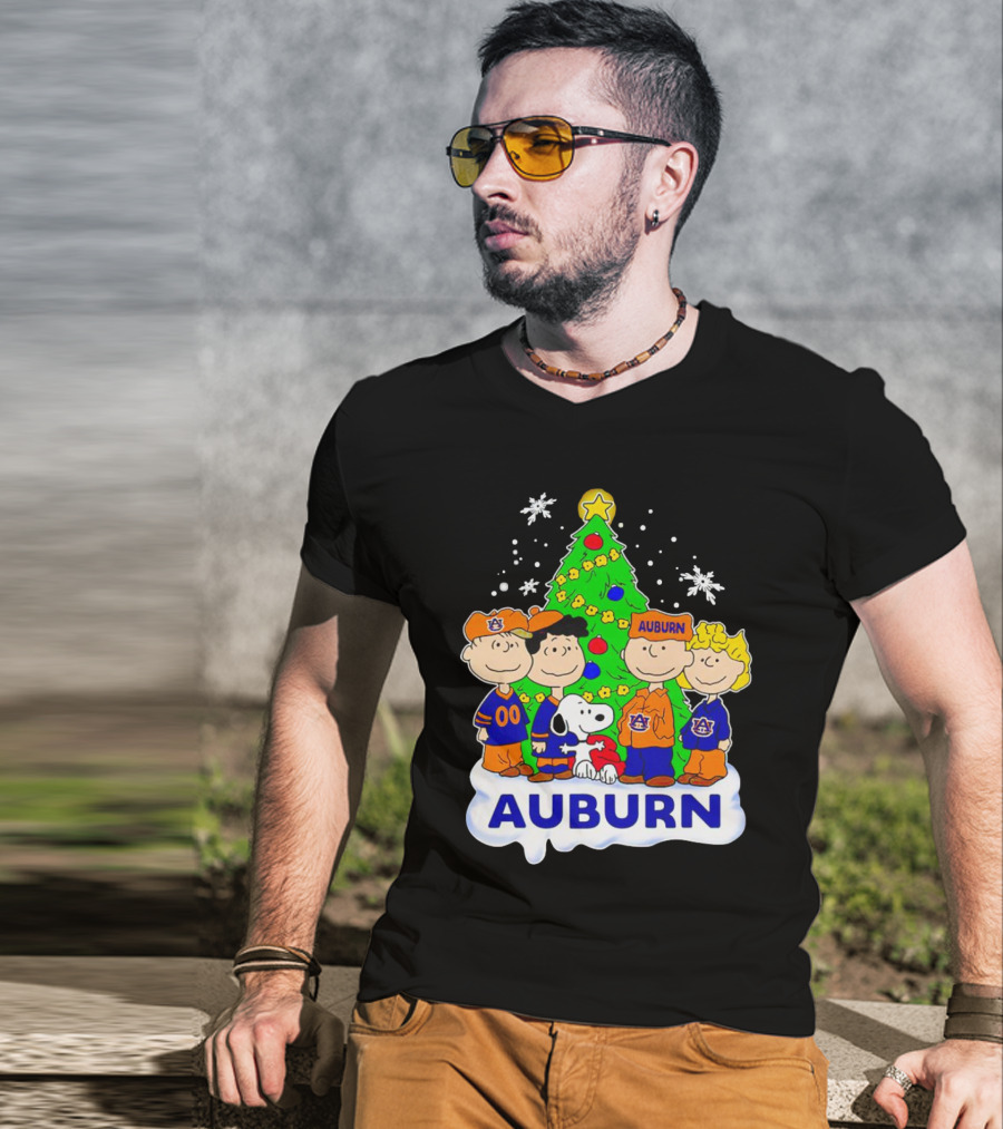 Peanuts Auburn Tigers Christmas Tree Charlie Brown Snoopy Lucy Linus T-Shirt
