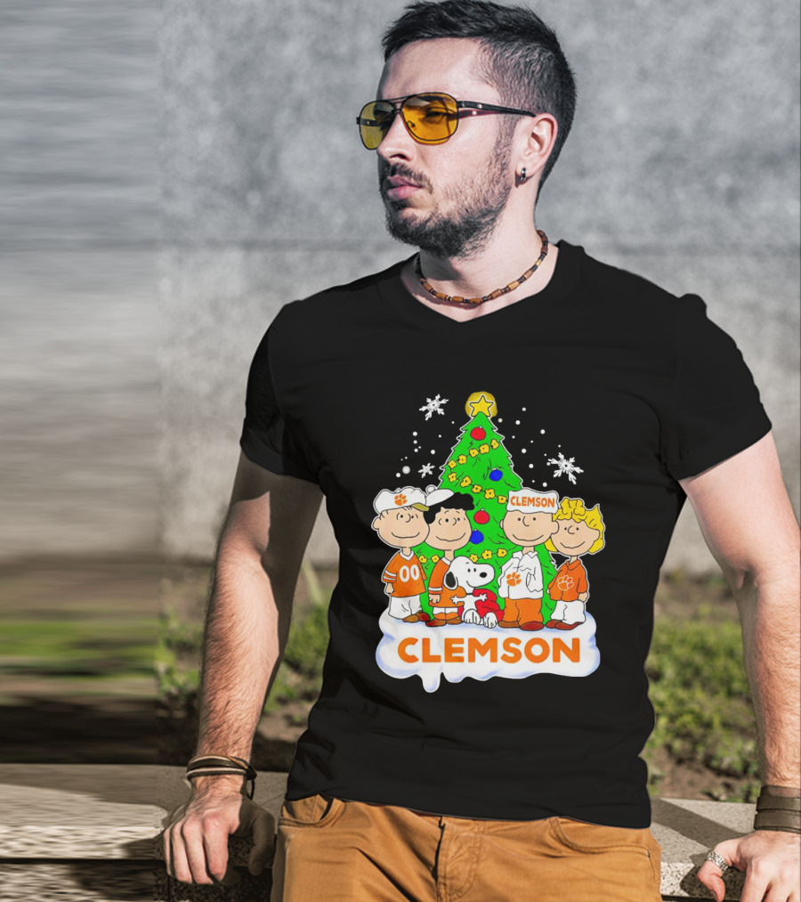 Clemson Christmas With Peanuts Gang And Festive Tree T-Shirt