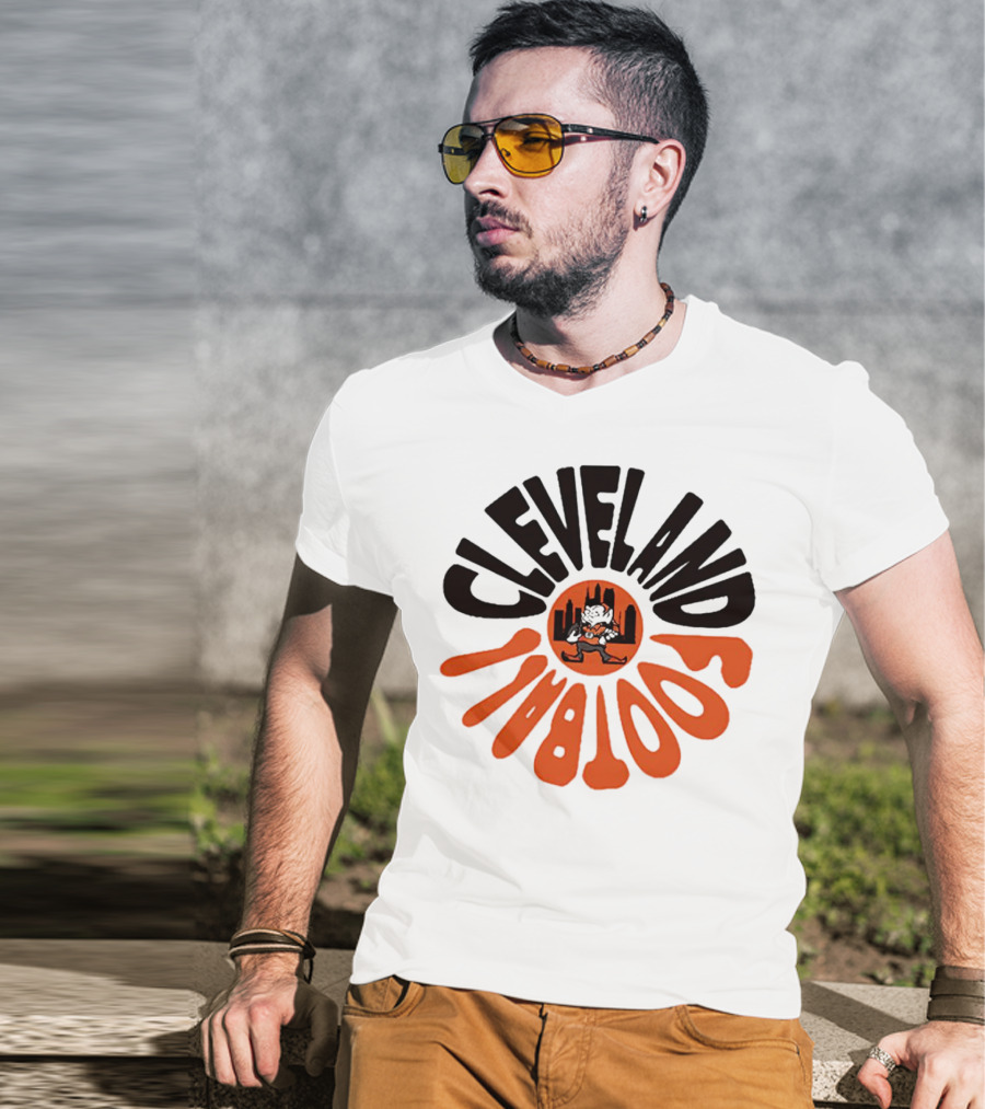 Cleveland Browns Football Retro Logo With Elf And Skyline T-Shirt