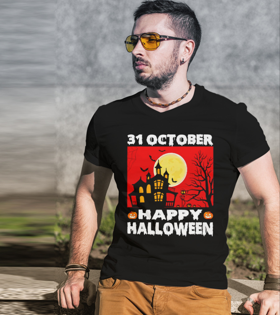 31 October Happy Halloween Haunted House Full Moon Pumpkins Bats Spooky Tree T-Shirt