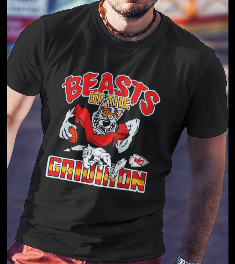 Beasts Of The Gridiron Kansas City Chiefs Wolf Football T-Shirt