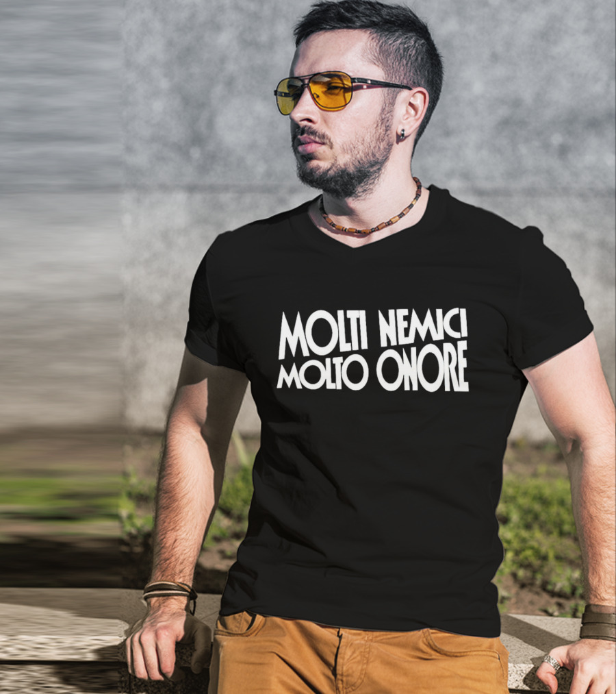 Molti Nemici Molto Onore Quote Bold White Typography T-Shirt