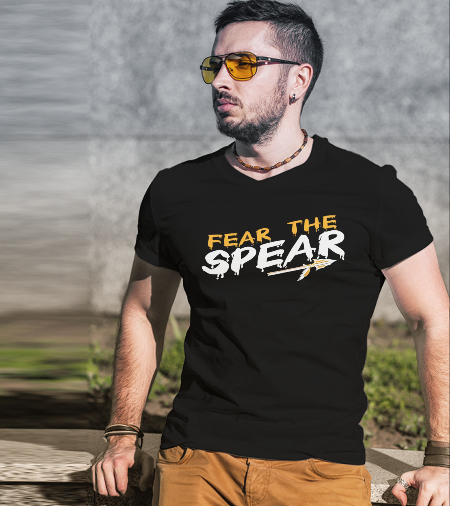 Fear The Spear Dripping Text Spearhead Arrow T-Shirt