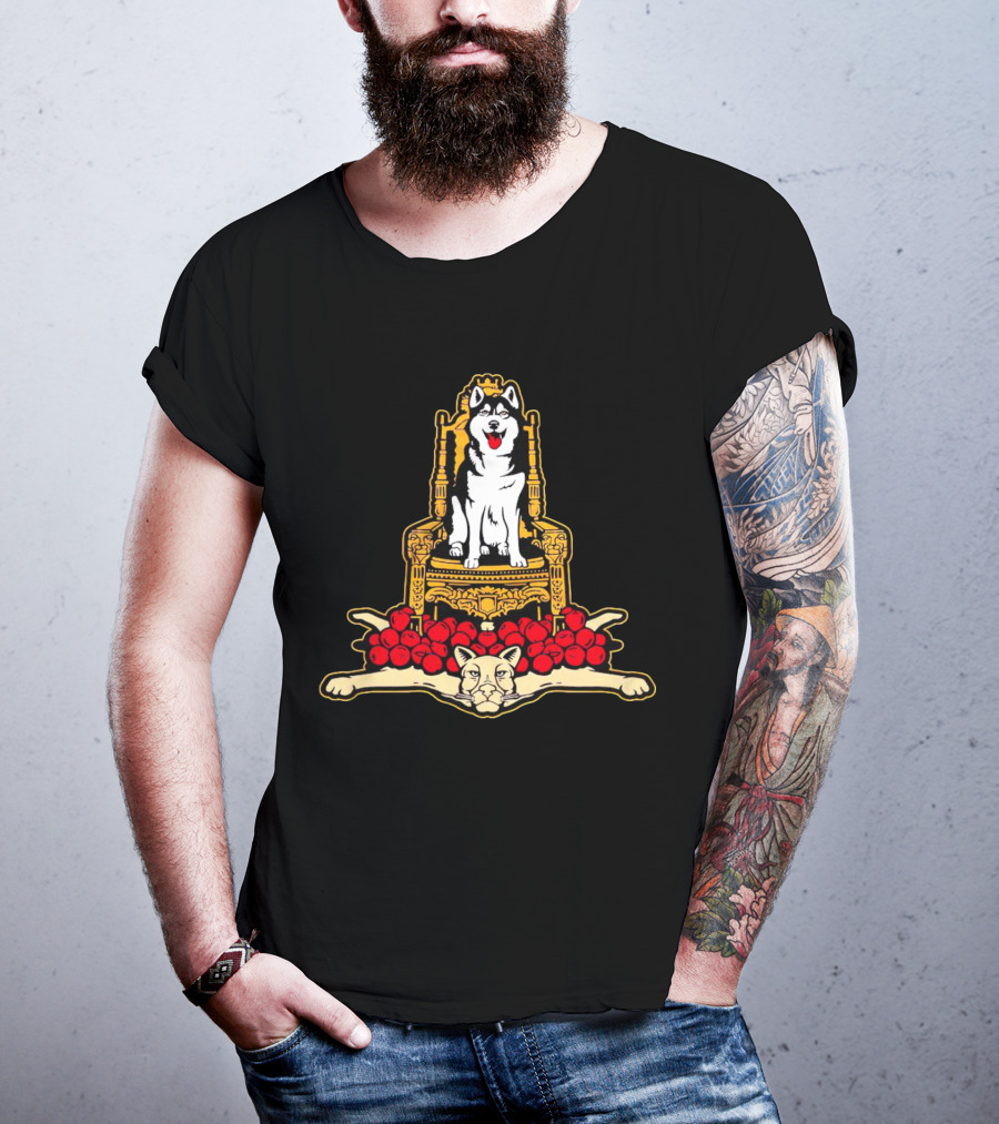 Washington Huskies King Of The Apple Throne With Cougar Rug T-Shirt
