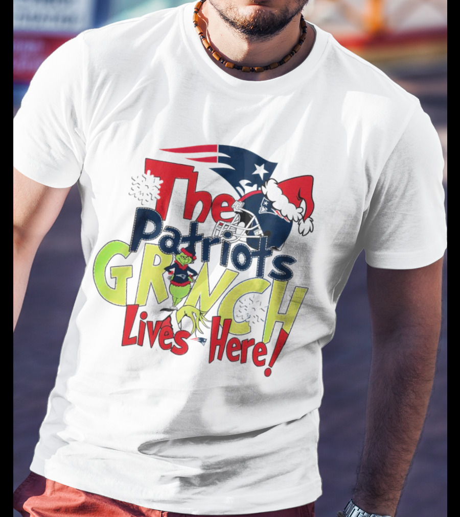The New England Patriots Grinch Lives Here Christmas Santa Hat T-Shirt