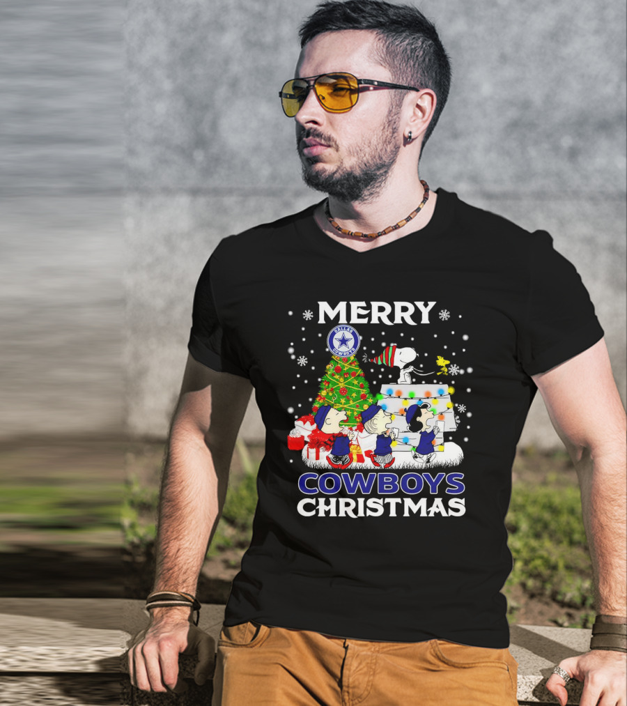 Merry Dallas Cowboys Peanuts Characters Christmas T-Shirt