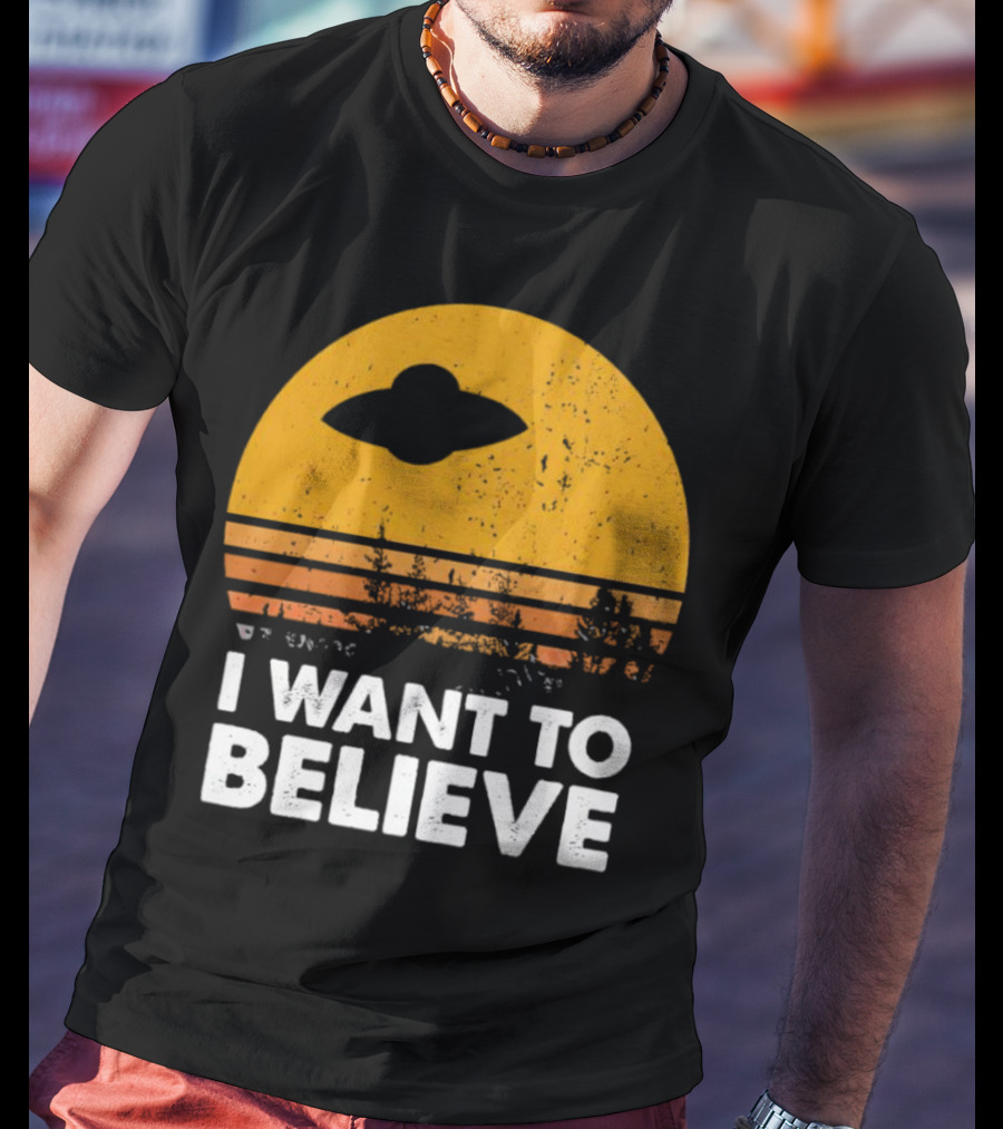 I Want To Believe Alien UFO Vintage Sunset T-Shirt