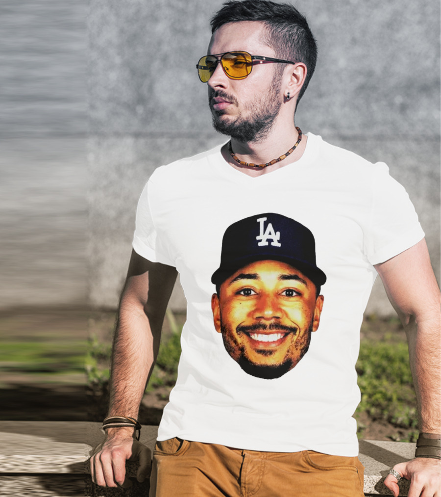 Mookie Betts Los Angeles Dodgers LA Cap Big Face T-Shirt