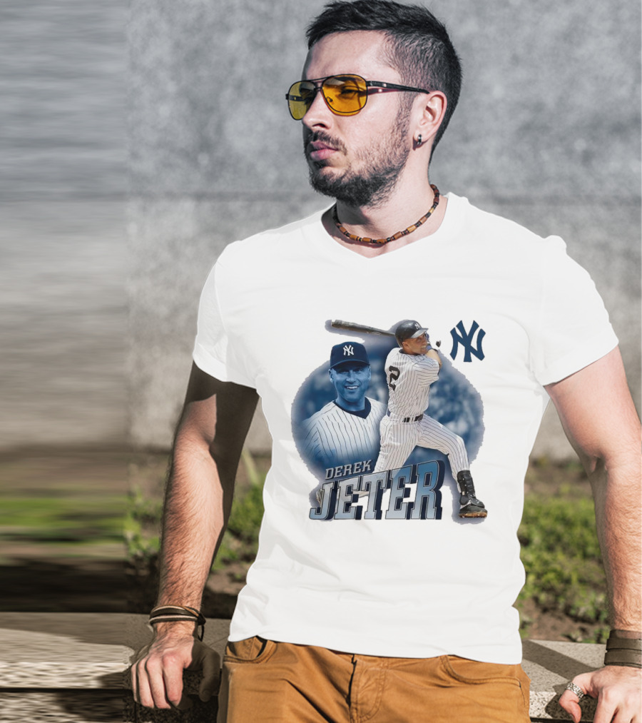 Derek Jeter New York Yankees Swing Baseball Legend T-Shirt