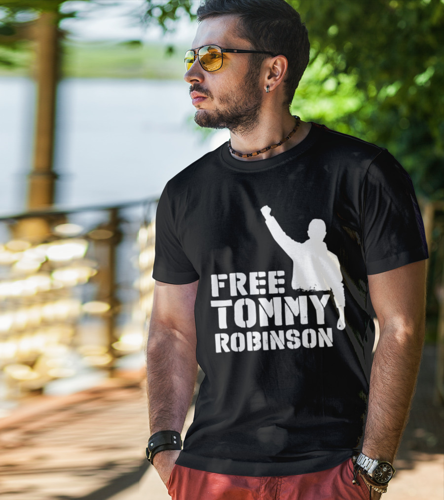 Free Tommy Robinson Silhouette Fist Raised Protest T-Shirt