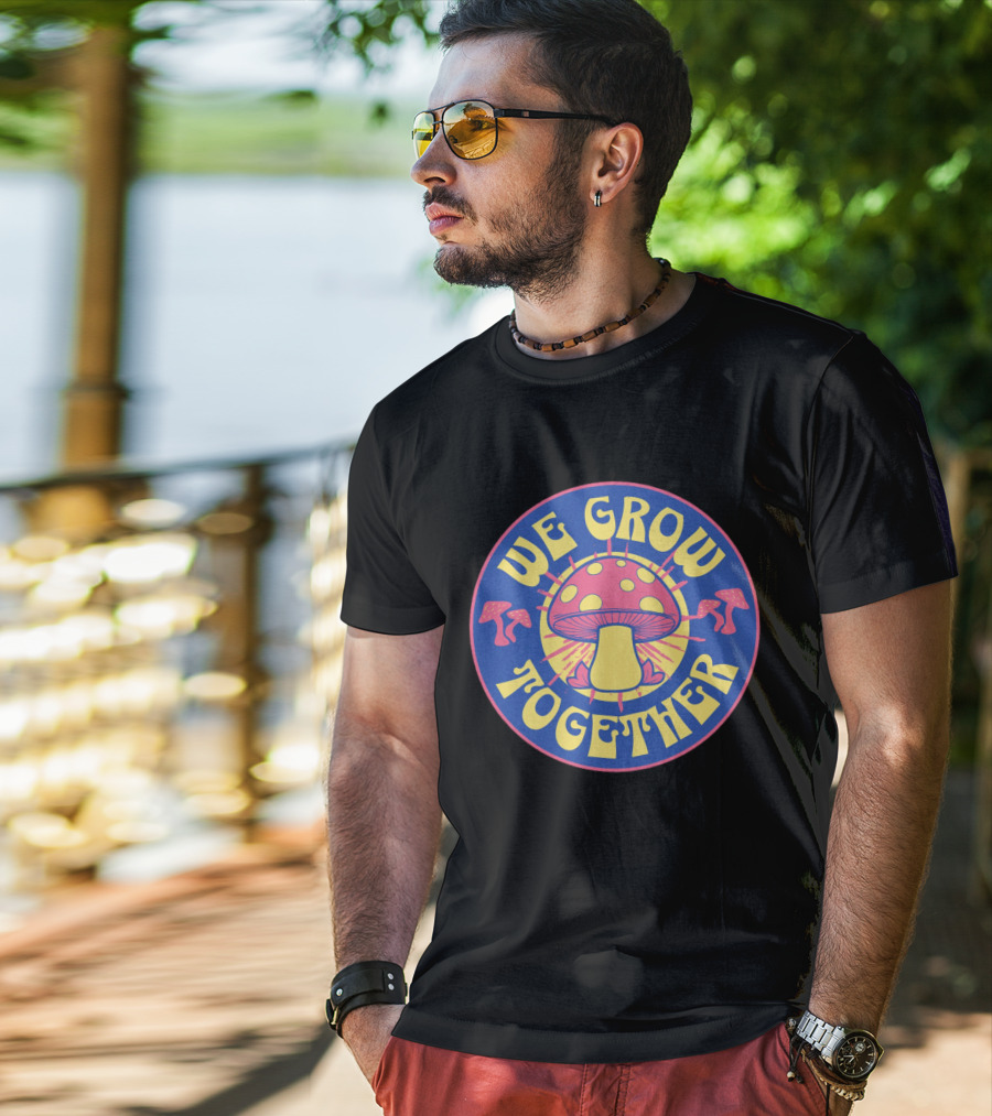 WE GROW TOGETHER Mushroom Psychedelic Retro Circle Badge T-Shirt