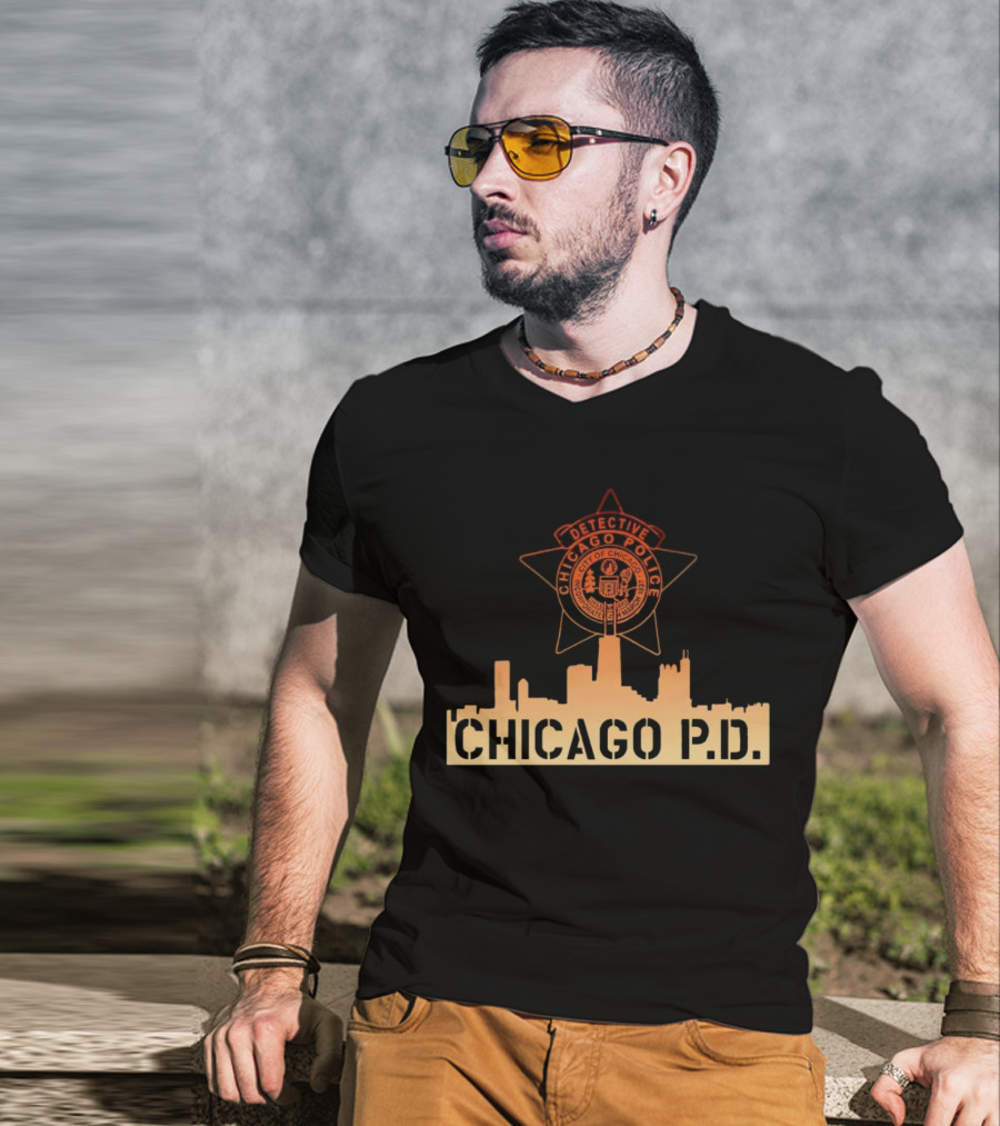 Chicago P.D. Detective Chicago Police Badge And City Skyline T-Shirt
