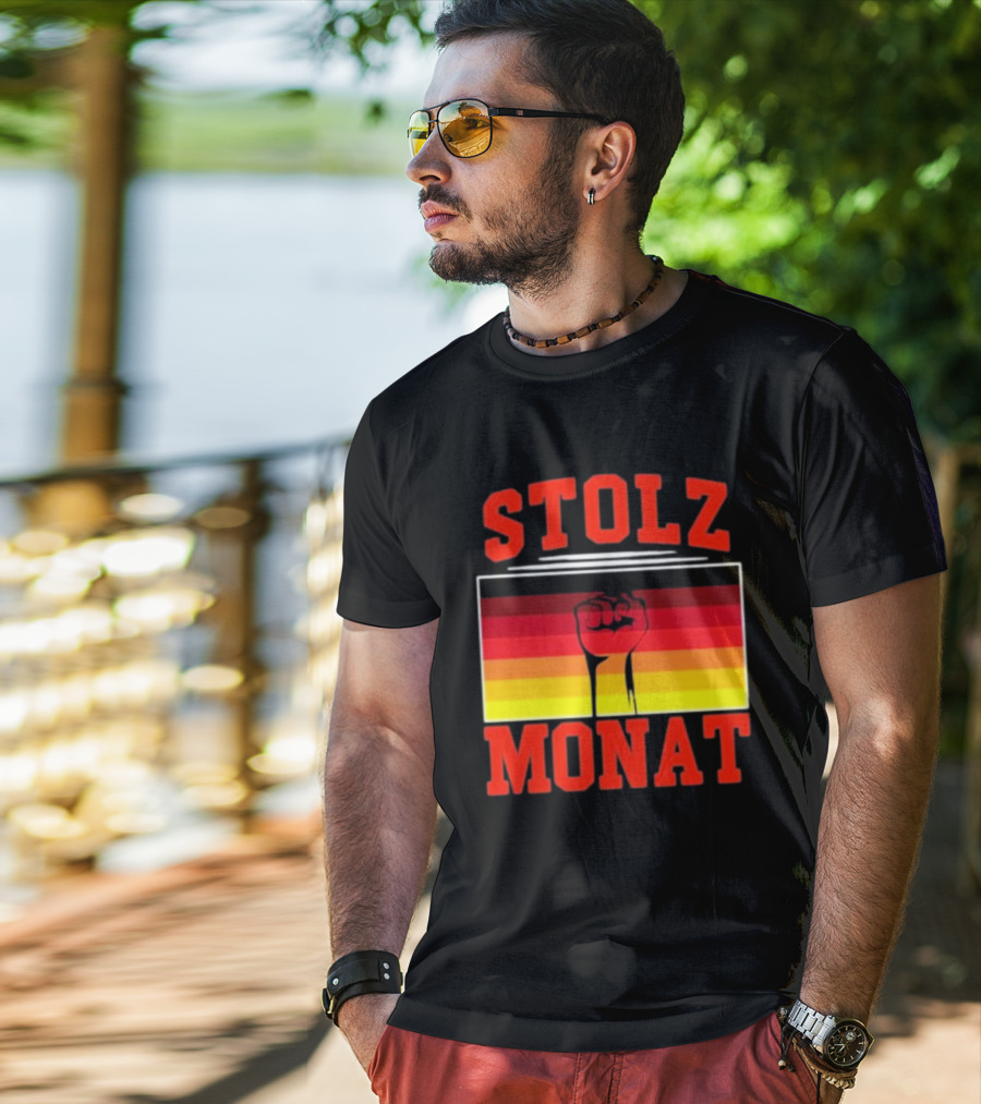 Stolz Monat Fist With German Flag Colors T-Shirt
