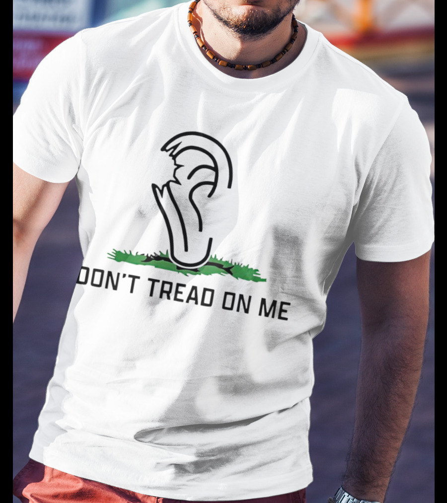 DON'T TREAD ON ME Piece Of Ear Missing Iconic Symbol Green Grass T-Shirt