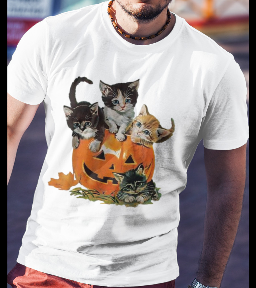 Vintage 90s Cat Pumpkin Halloween Spooky Season T-Shirt