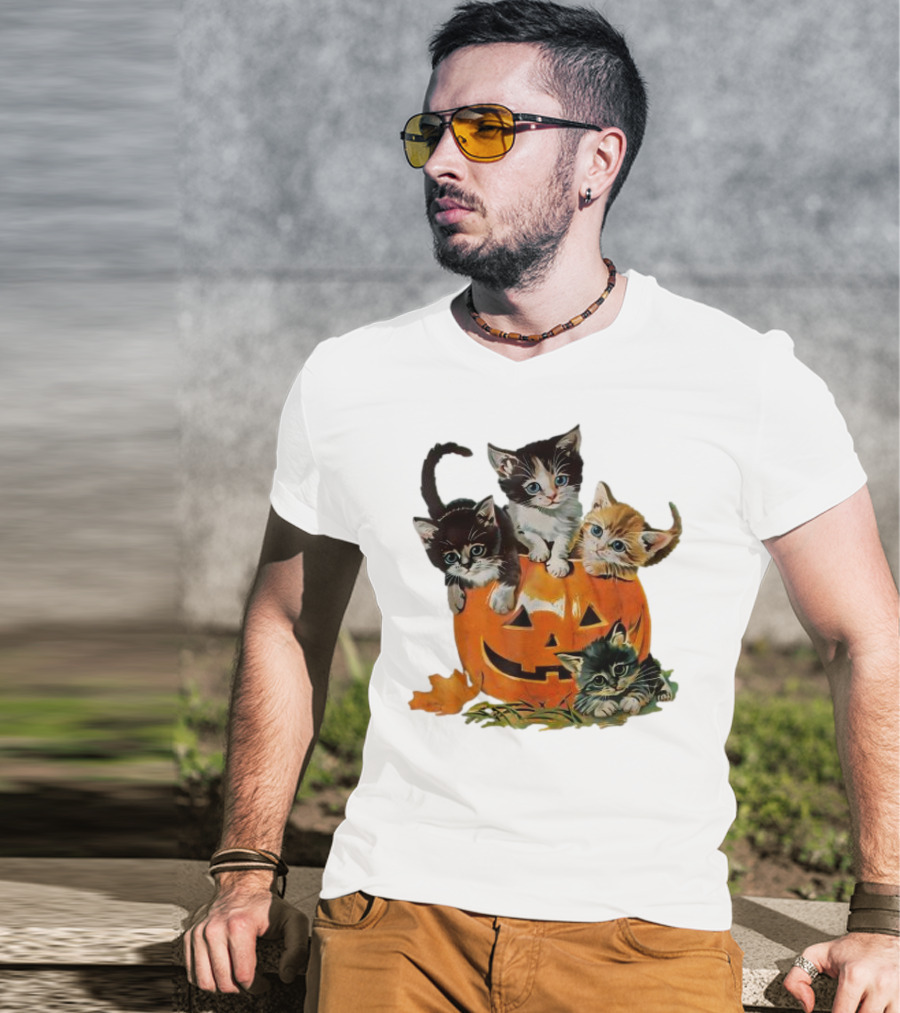 Vintage 90s Cat Pumpkin Halloween Spooky Season T-Shirt